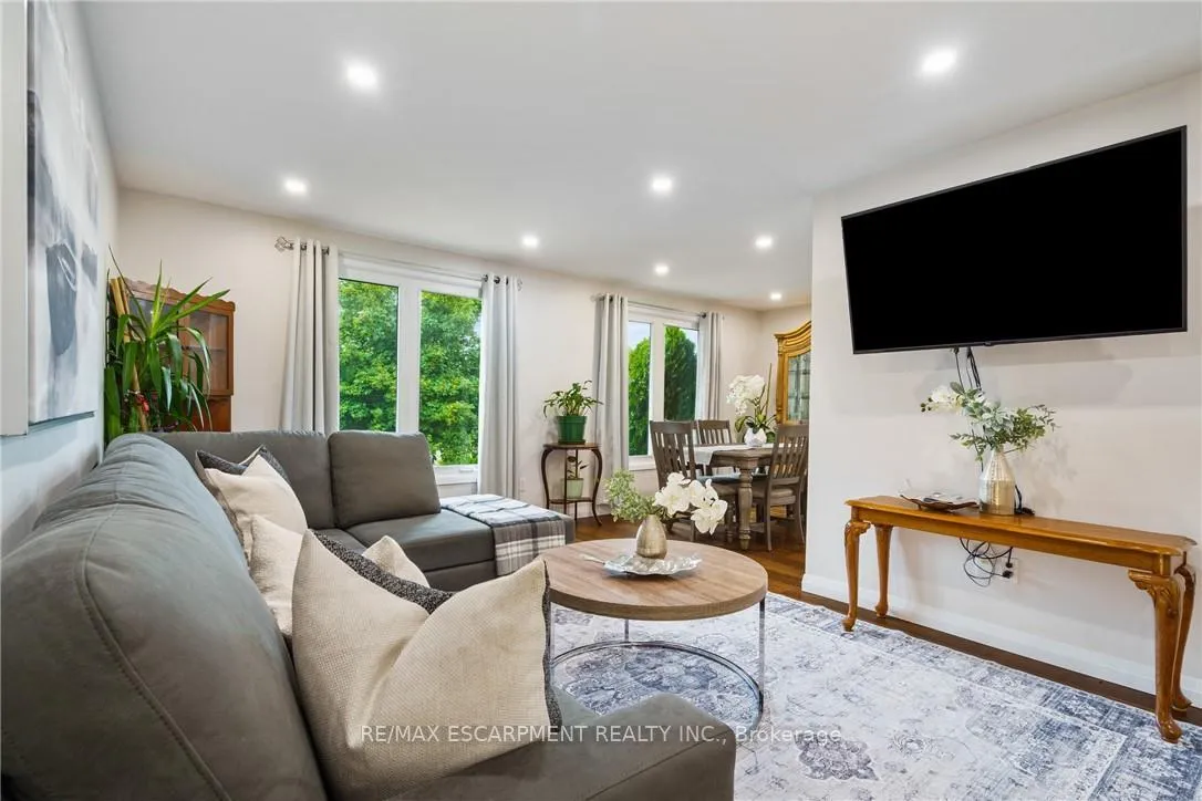 Photo 8 of 444 Queen Victoria Drive, Hamilton, Quinndale — HOMEH