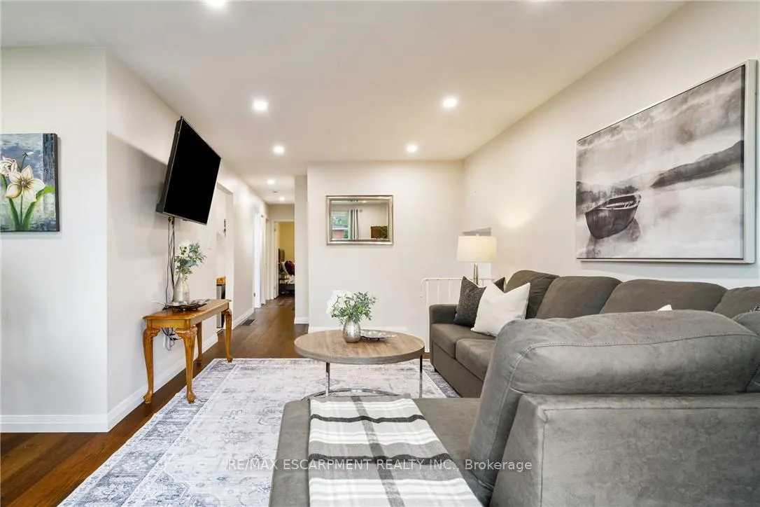 Photo 9 of 444 Queen Victoria Drive, Hamilton, Quinndale — HOMEH