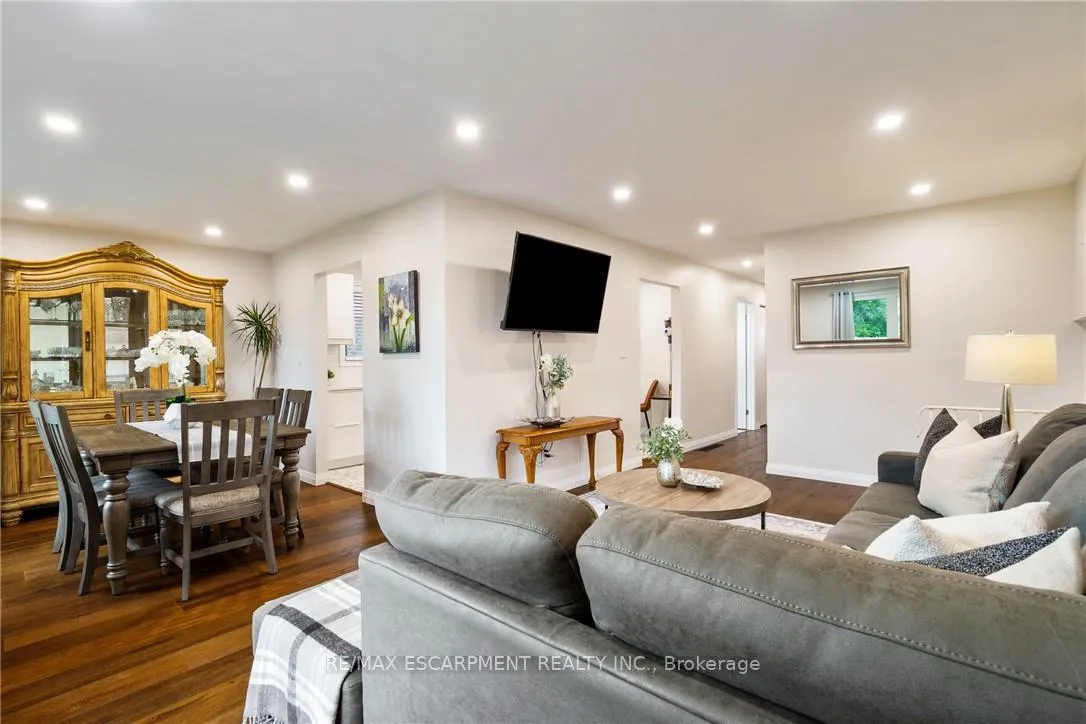 Photo 10 of 444 Queen Victoria Drive, Hamilton, Quinndale — HOMEH