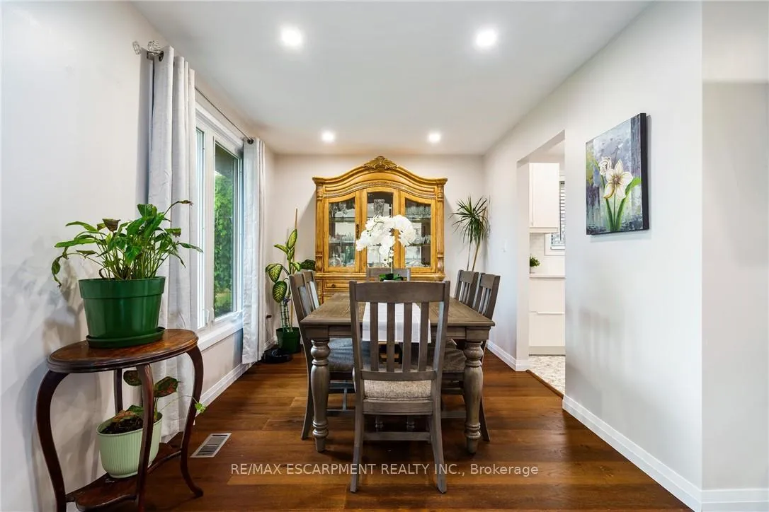 Photo 11 of 444 Queen Victoria Drive, Hamilton, Quinndale — HOMEH