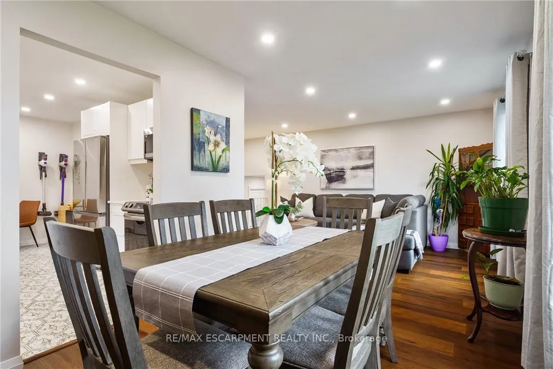 Photo 12 of 444 Queen Victoria Drive, Hamilton, Quinndale — HOMEH