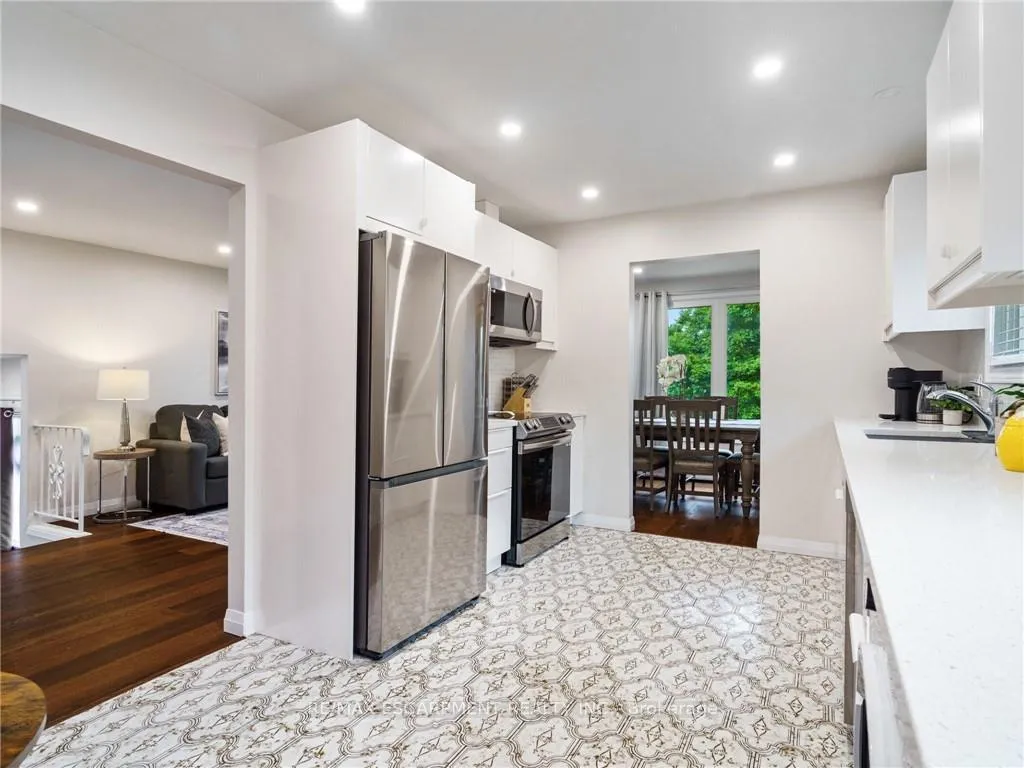 Photo 18 of 444 Queen Victoria Drive, Hamilton, Quinndale — HOMEH