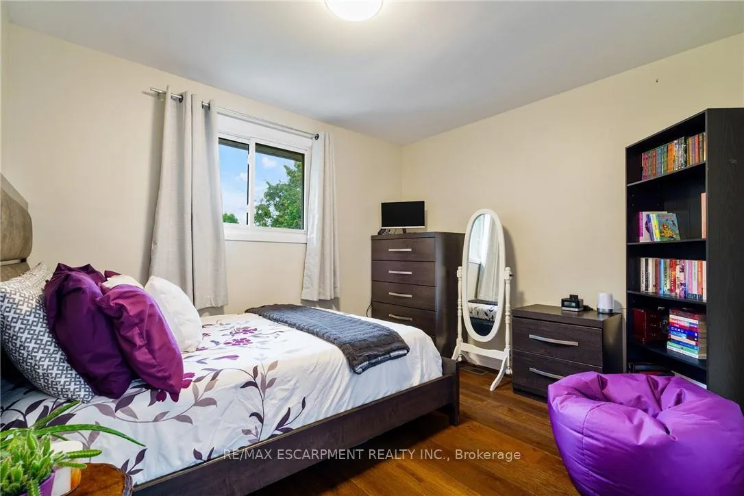 Photo 21 of 444 Queen Victoria Drive, Hamilton, Quinndale — HOMEH