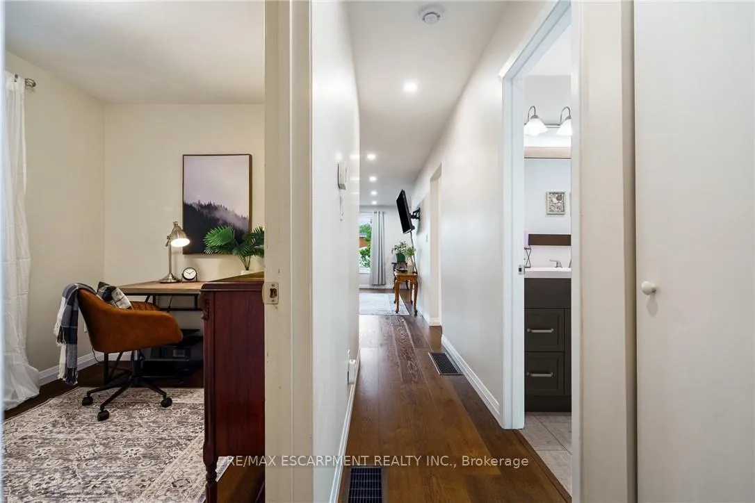 Photo 26 of 444 Queen Victoria Drive, Hamilton, Quinndale — HOMEH