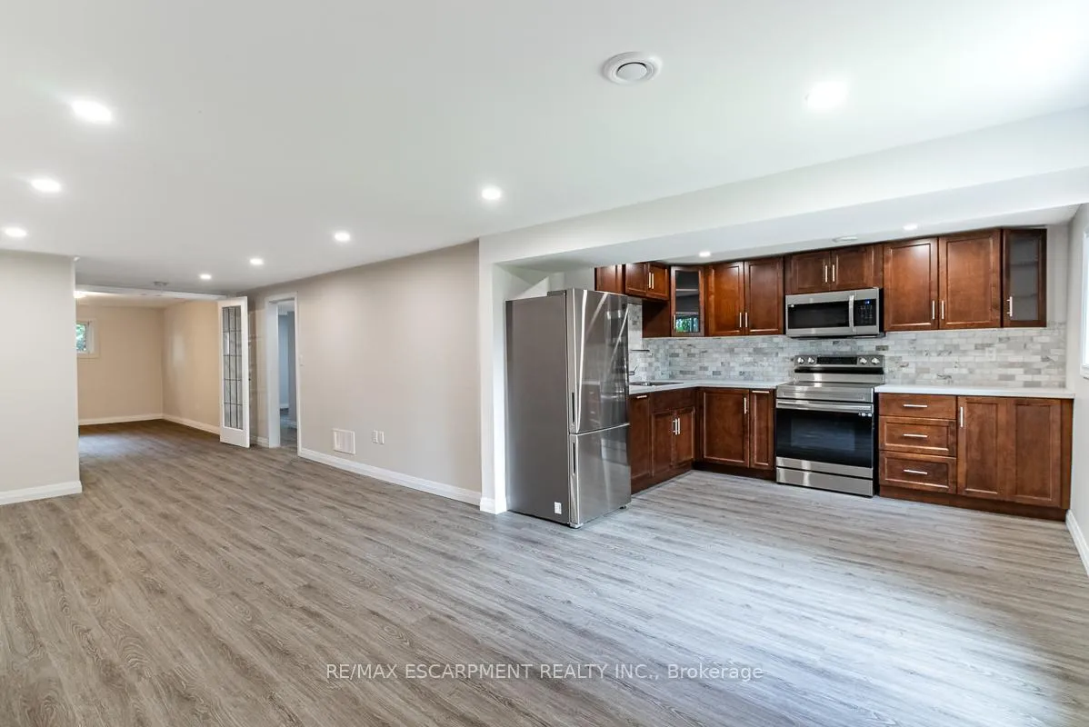 Photo 35 of 444 Queen Victoria Drive, Hamilton, Quinndale — HOMEH