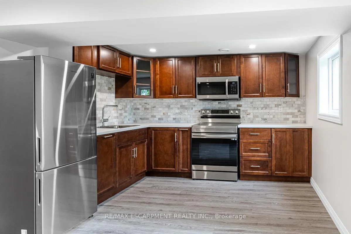 Photo 36 of 444 Queen Victoria Drive, Hamilton, Quinndale — HOMEH