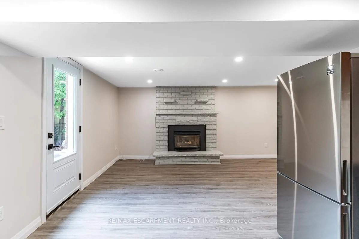 Photo 38 of 444 Queen Victoria Drive, Hamilton, Quinndale — HOMEH