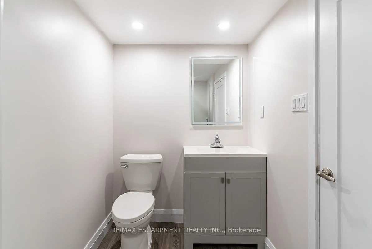 Photo 39 of 444 Queen Victoria Drive, Hamilton, Quinndale — HOMEH