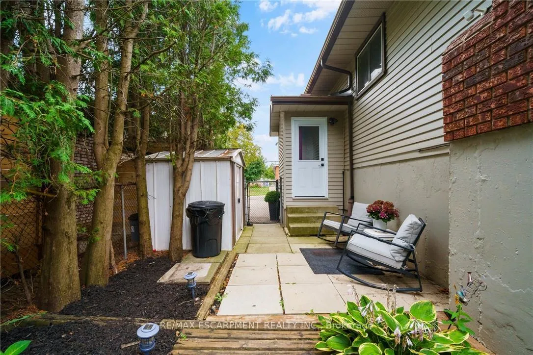 Photo 42 of 444 Queen Victoria Drive, Hamilton, Quinndale — HOMEH