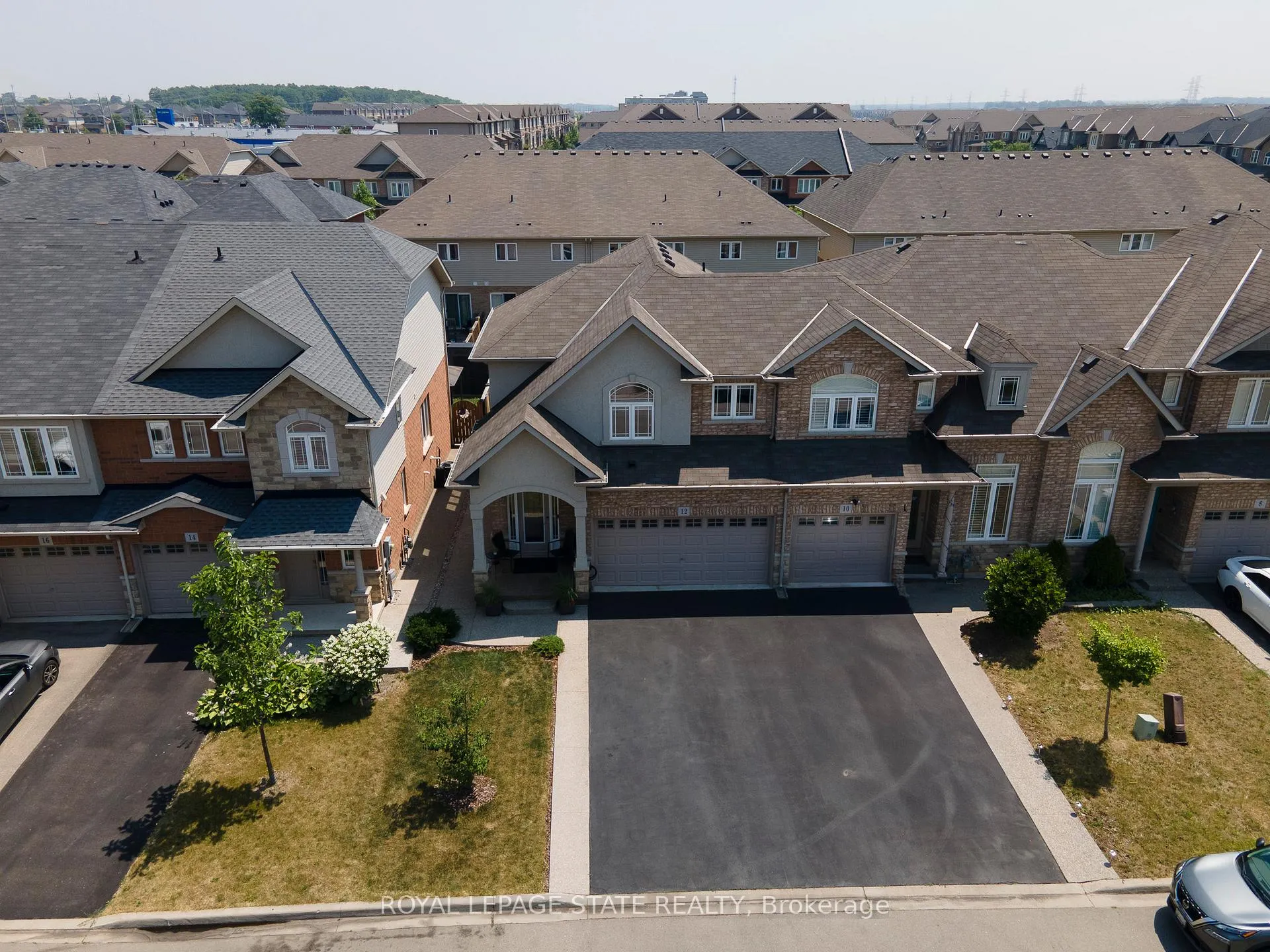 Photo 3 of 12 Charleswood Crescent, Hamilton, Stoney Creek — HOMEH