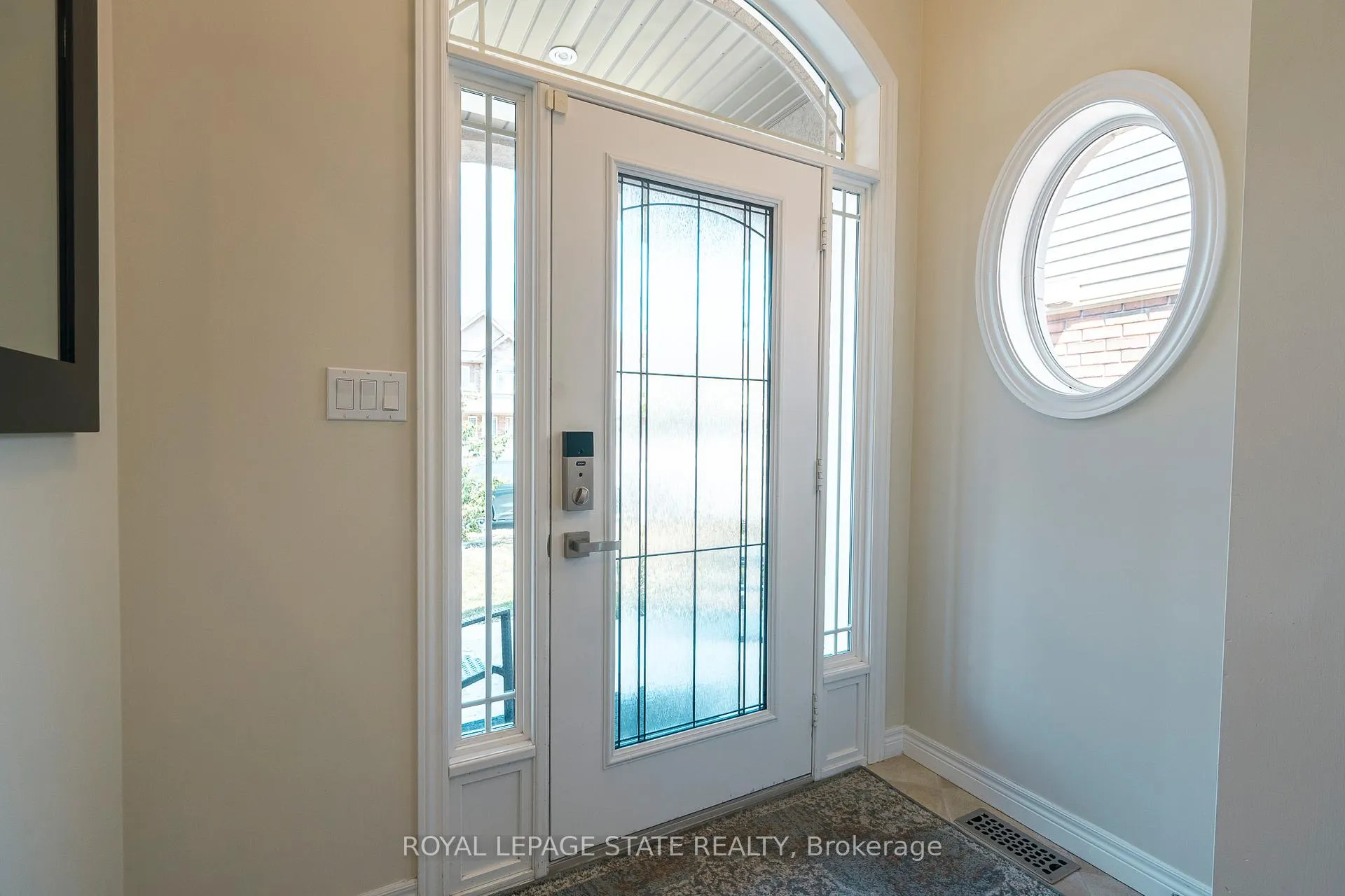 Photo 7 of 12 Charleswood Crescent, Hamilton, Stoney Creek — HOMEH