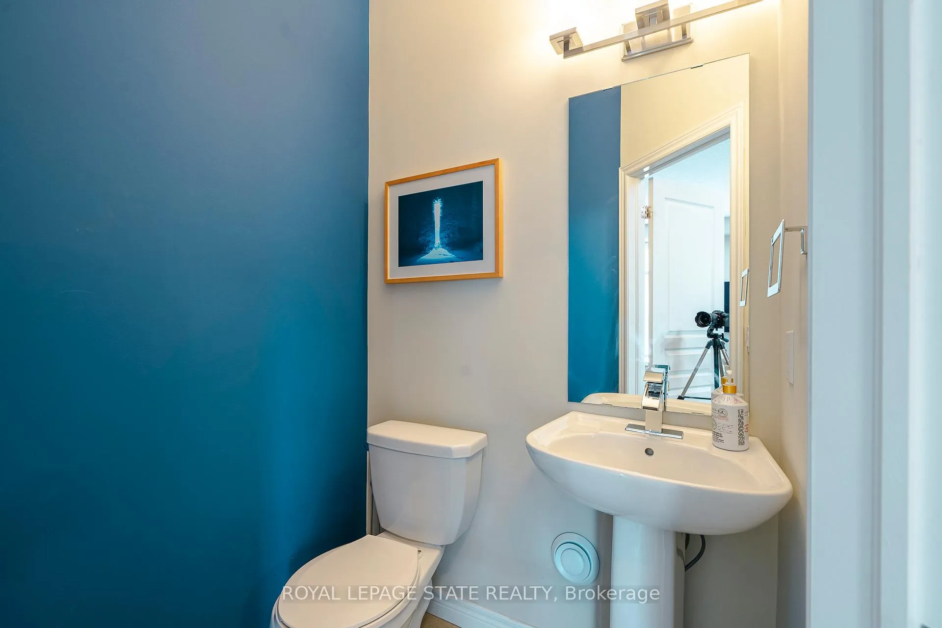 Photo 10 of 12 Charleswood Crescent, Hamilton, Stoney Creek — HOMEH