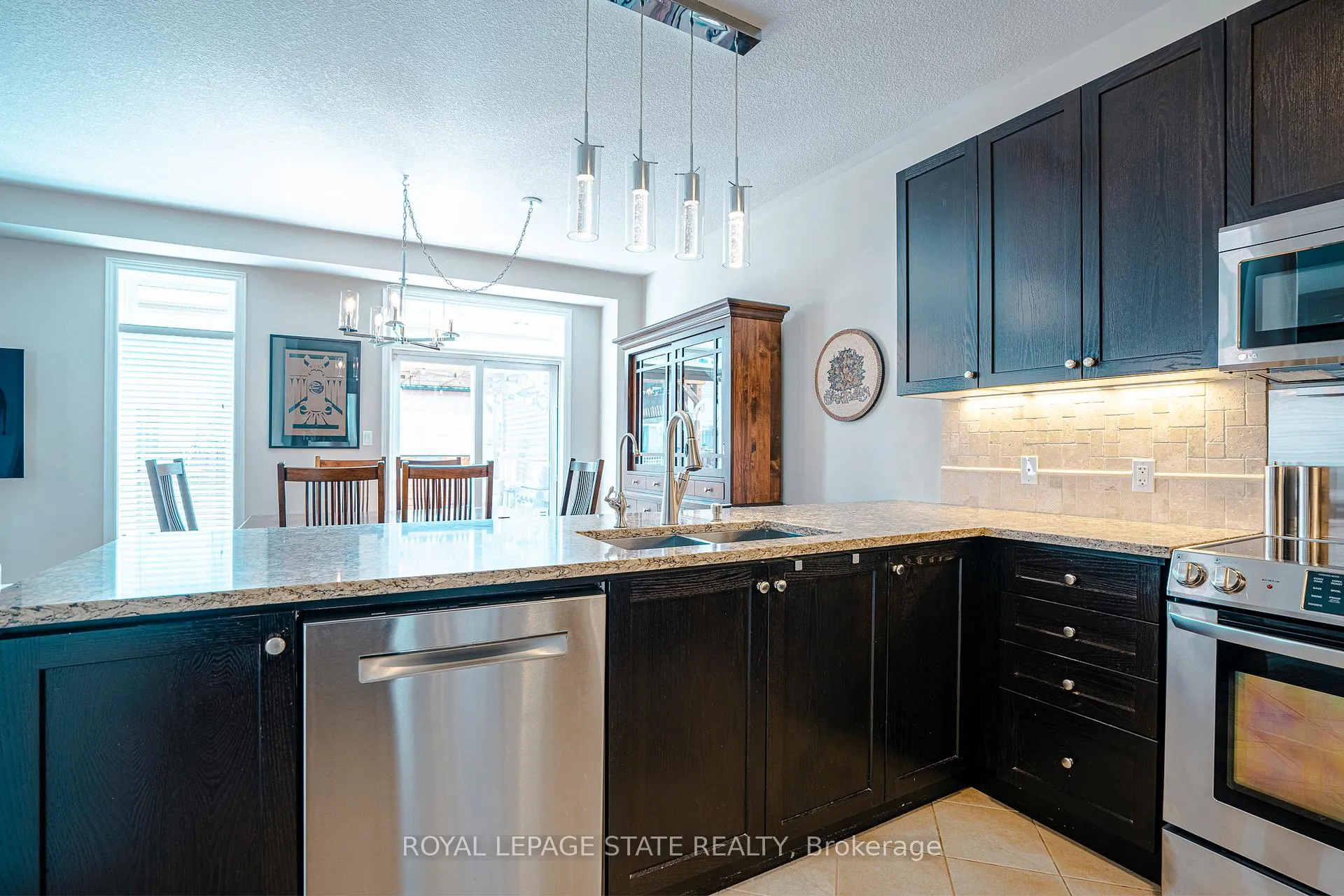Photo 12 of 12 Charleswood Crescent, Hamilton, Stoney Creek — HOMEH