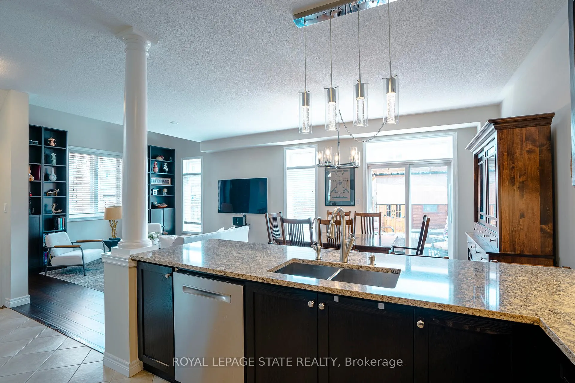 Photo 13 of 12 Charleswood Crescent, Hamilton, Stoney Creek — HOMEH