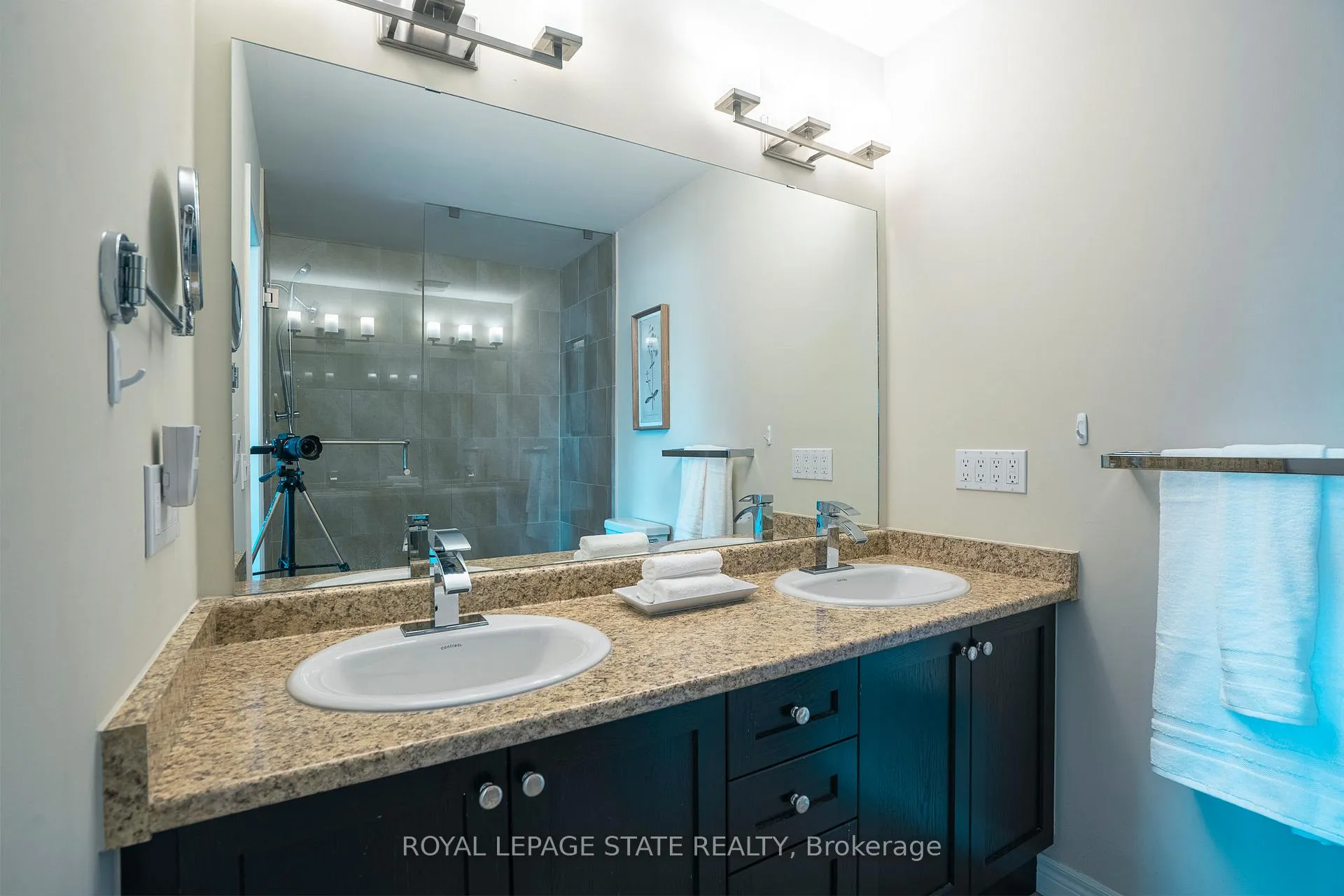 Photo 25 of 12 Charleswood Crescent, Hamilton, Stoney Creek — HOMEH