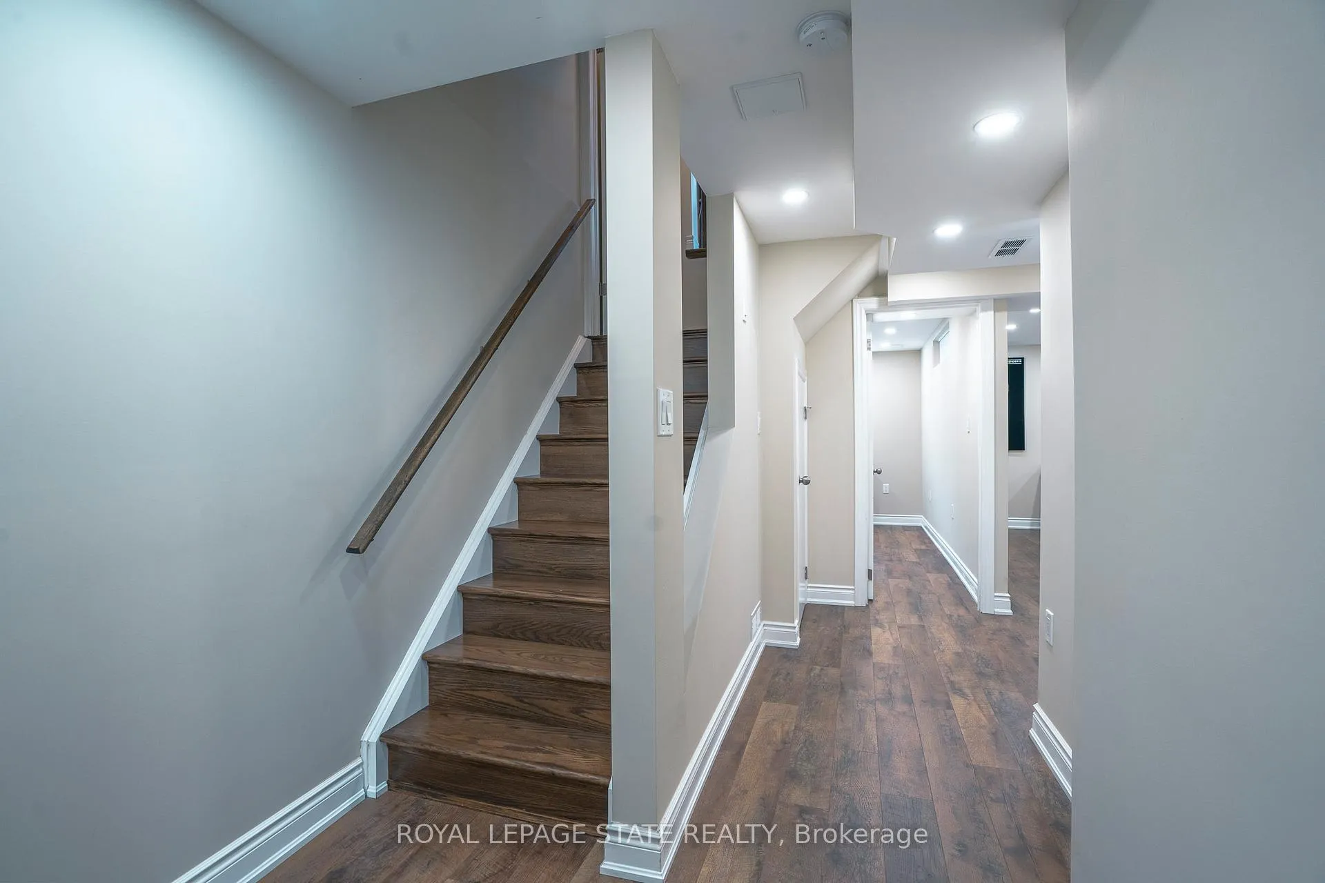 Photo 35 of 12 Charleswood Crescent, Hamilton, Stoney Creek — HOMEH