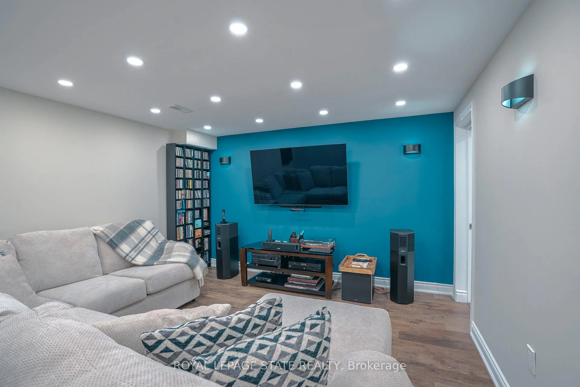 Photo 36 of 12 Charleswood Crescent, Hamilton, Stoney Creek — HOMEH