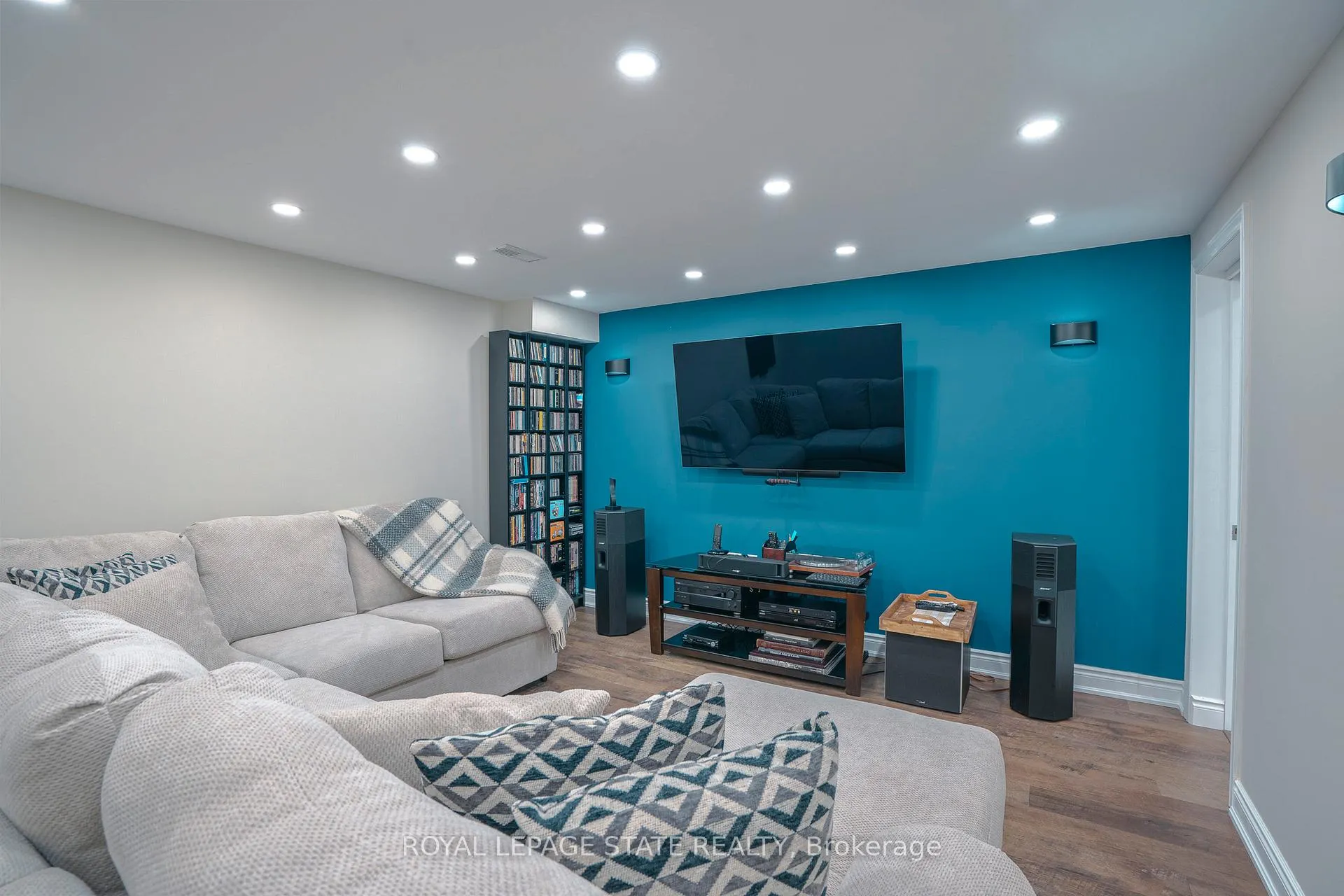 Photo 37 of 12 Charleswood Crescent, Hamilton, Stoney Creek — HOMEH