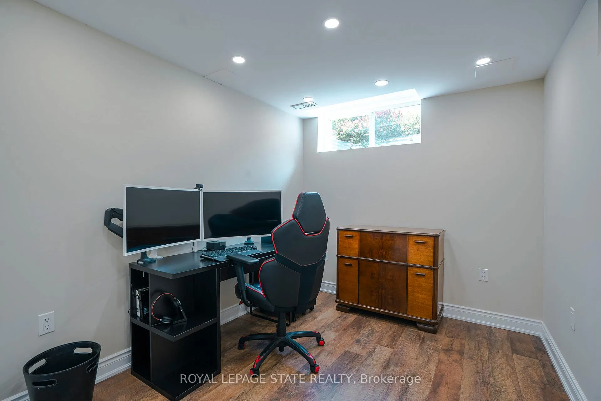 Photo 43 of 12 Charleswood Crescent, Hamilton, Stoney Creek — HOMEH
