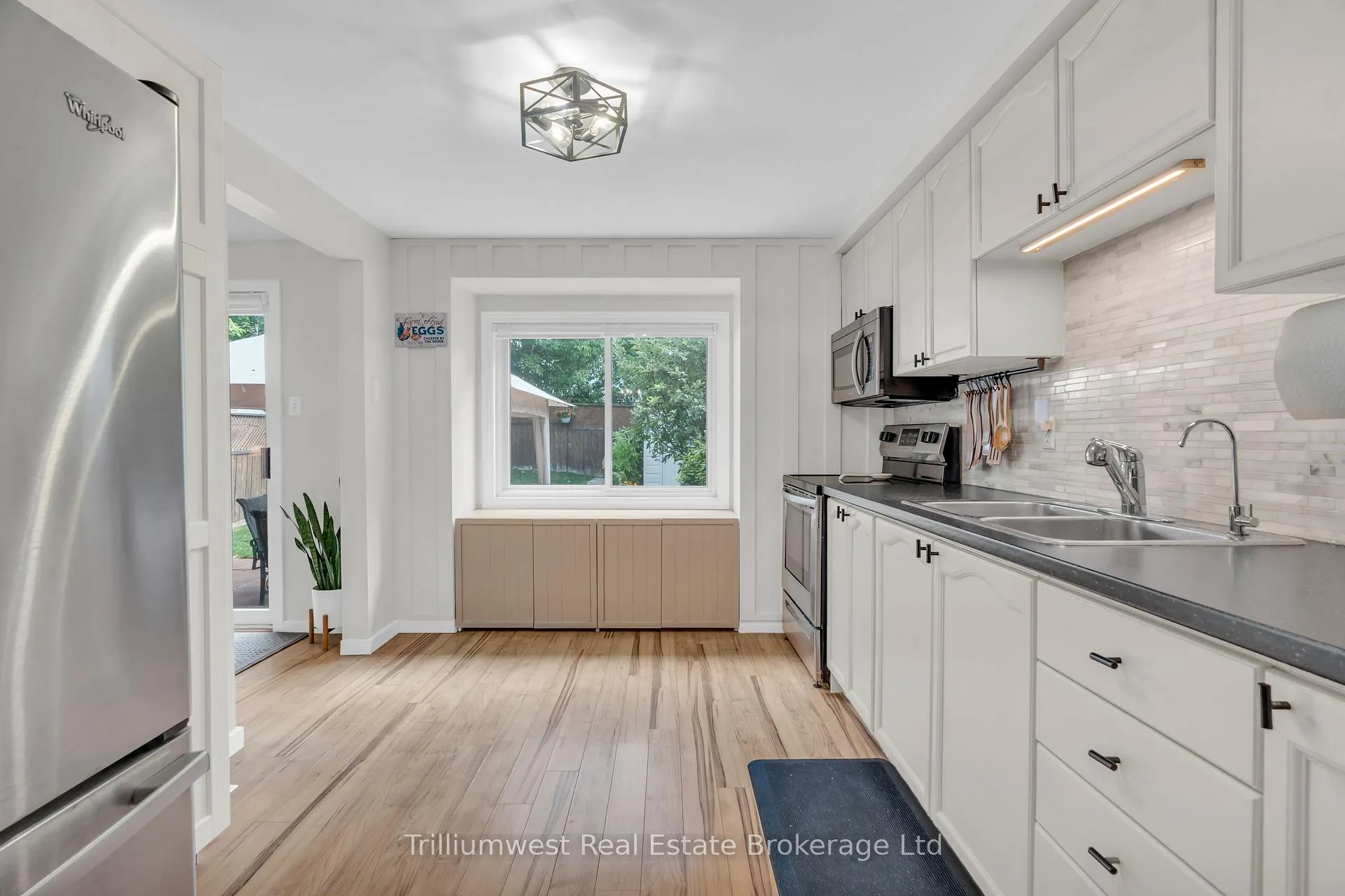 Photo 12 of 24 Sidney Crescent, Guelph, Kortright West — HOMEH