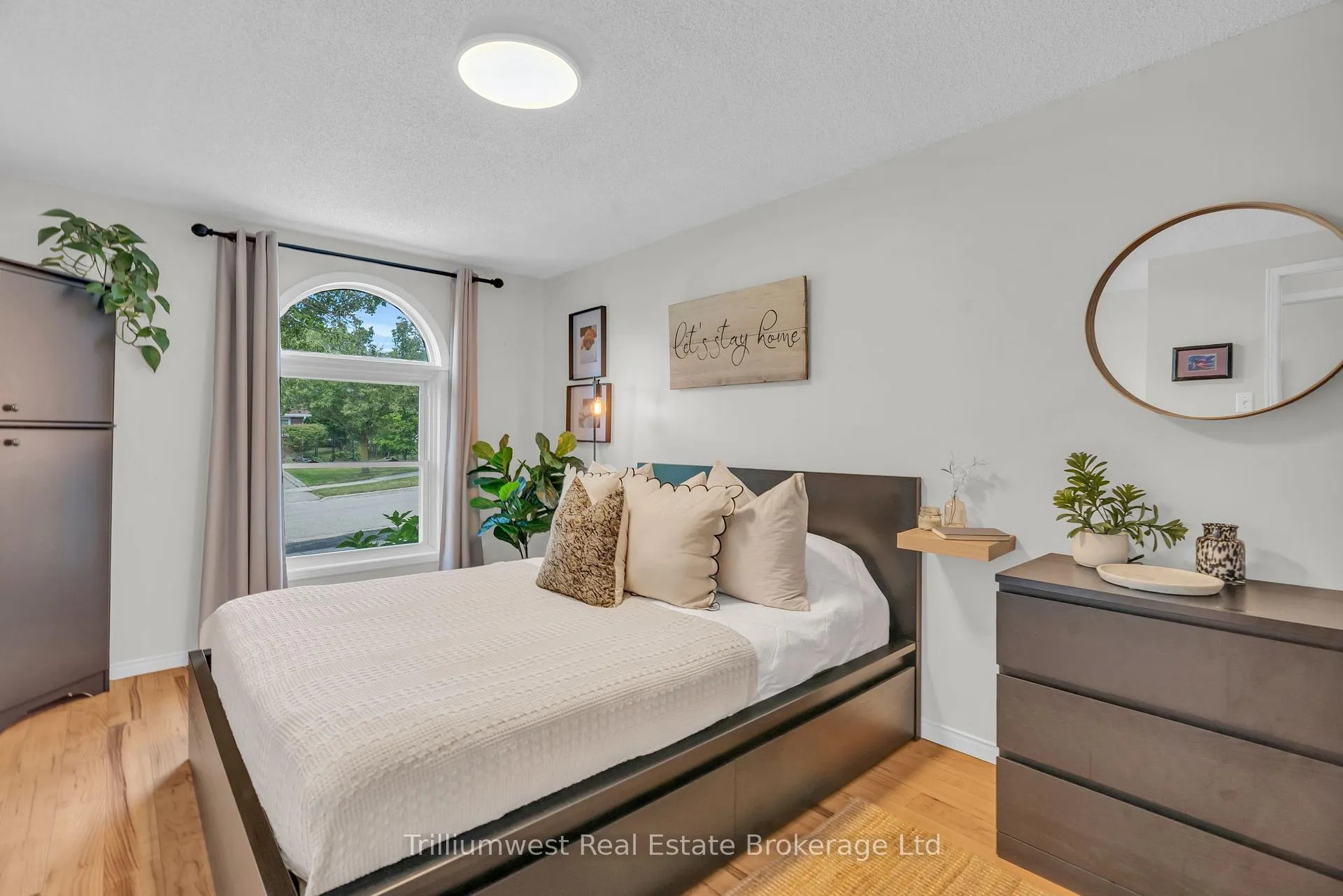 Photo 20 of 24 Sidney Crescent, Guelph, Kortright West — HOMEH