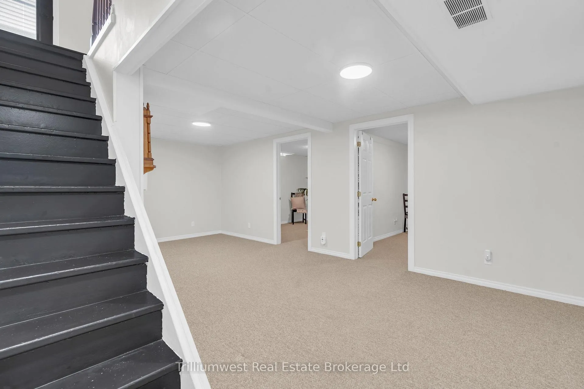 Photo 22 of 24 Sidney Crescent, Guelph, Kortright West — HOMEH