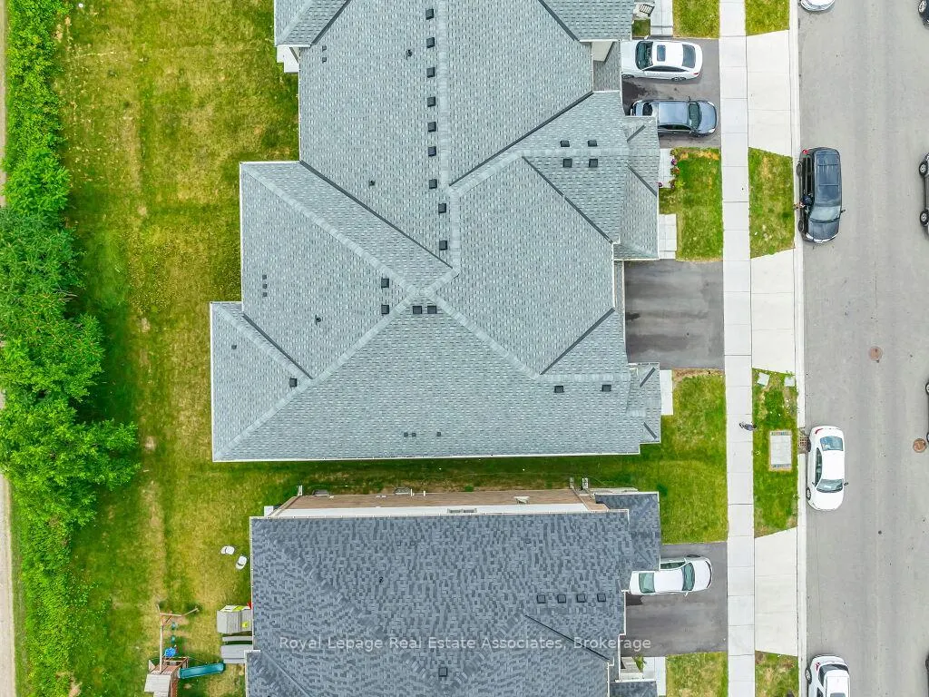 Photo 3 of 184 Broadacre Drive, Kitchener — HOMEH