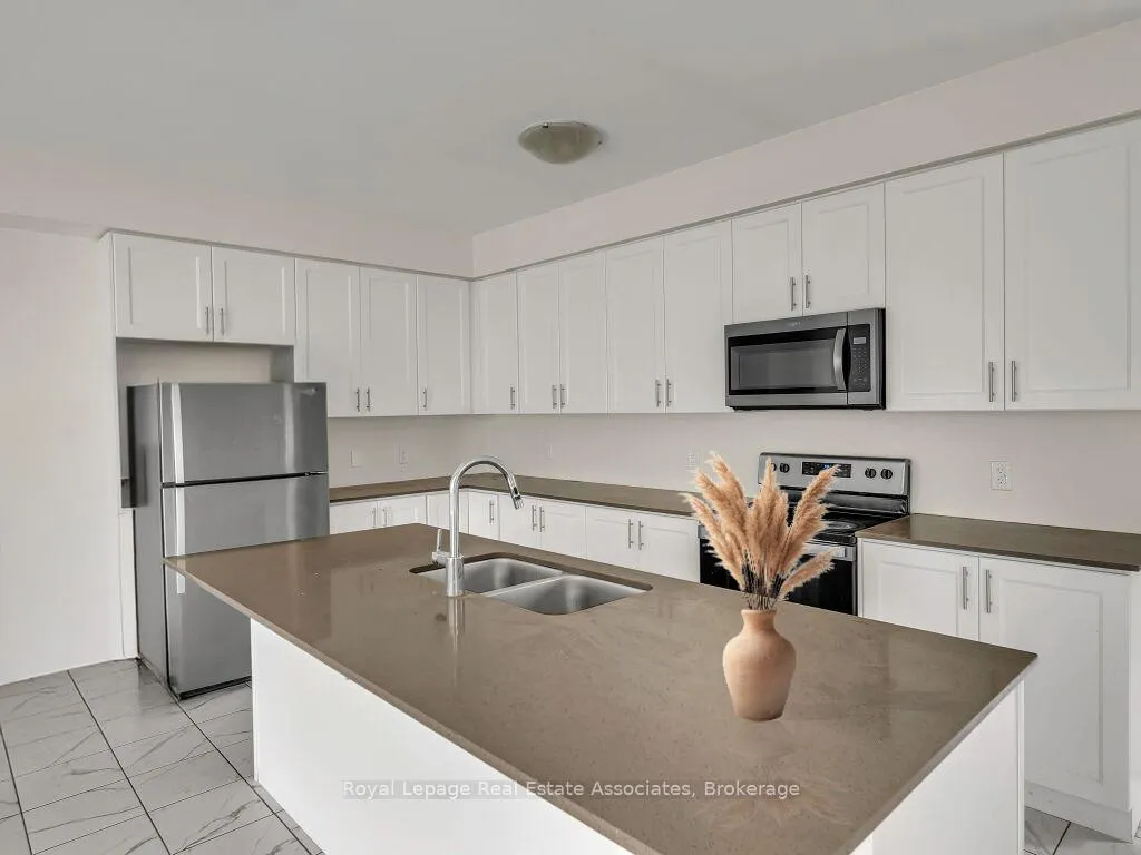 Photo 10 of 184 Broadacre Drive, Kitchener — HOMEH