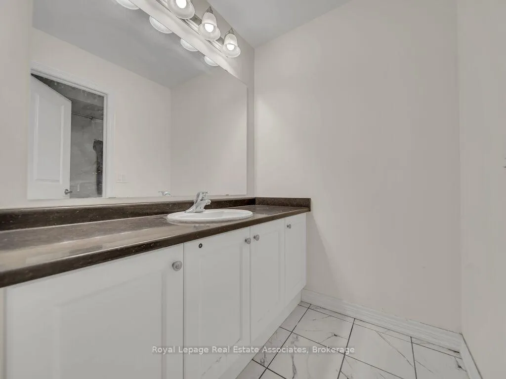 Photo 17 of 184 Broadacre Drive, Kitchener — HOMEH