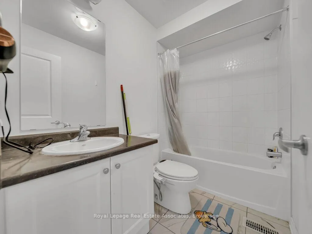 Photo 22 of 184 Broadacre Drive, Kitchener — HOMEH