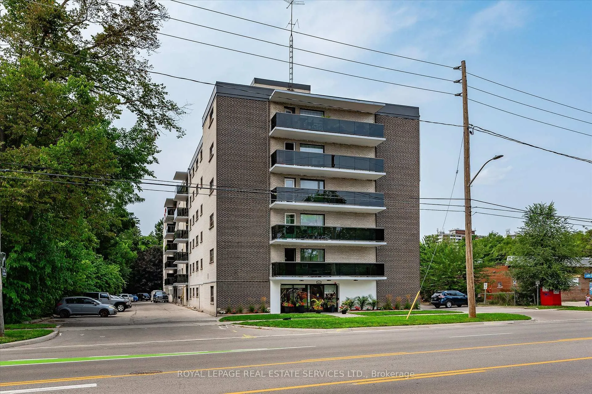 Photo 1 of Unit 210, 2411 New Street, Burlington, Brant — HOMEH