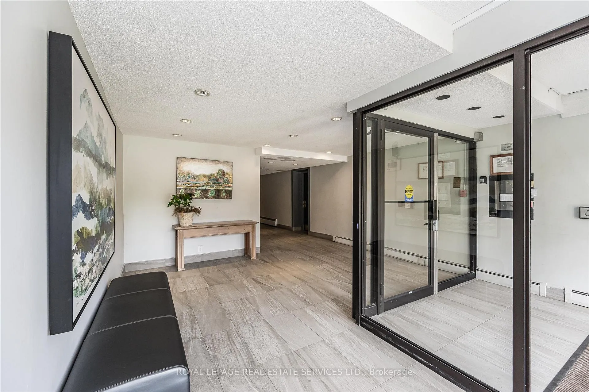 Photo 5 of Unit 210, 2411 New Street, Burlington, Brant — HOMEH
