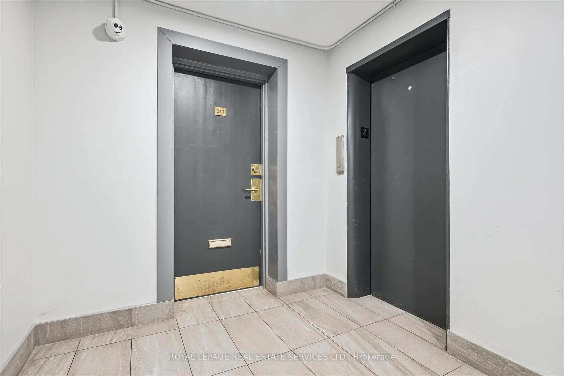 Photo 7 of Unit 210, 2411 New Street, Burlington, Brant — HOMEH