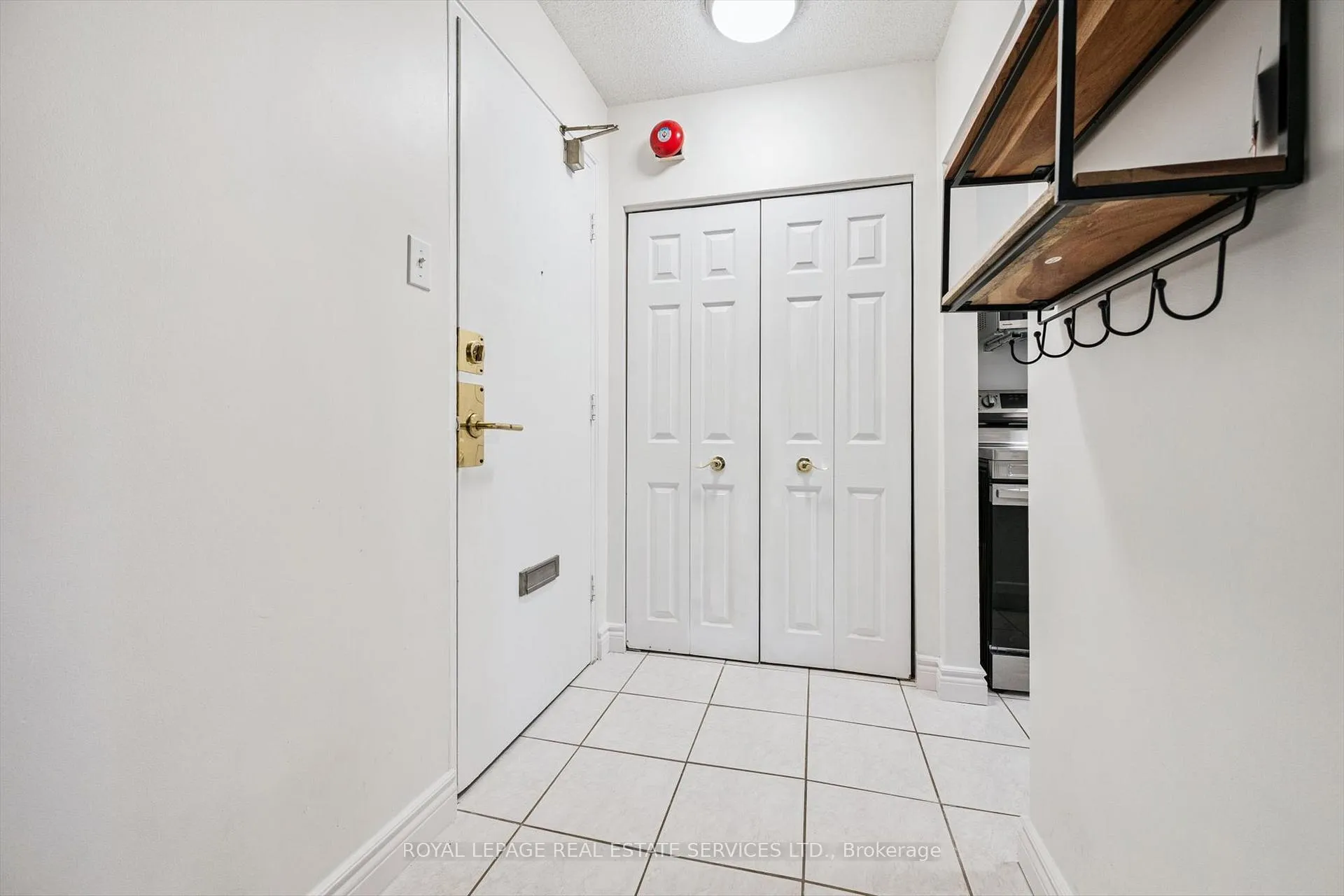 Photo 8 of Unit 210, 2411 New Street, Burlington, Brant — HOMEH