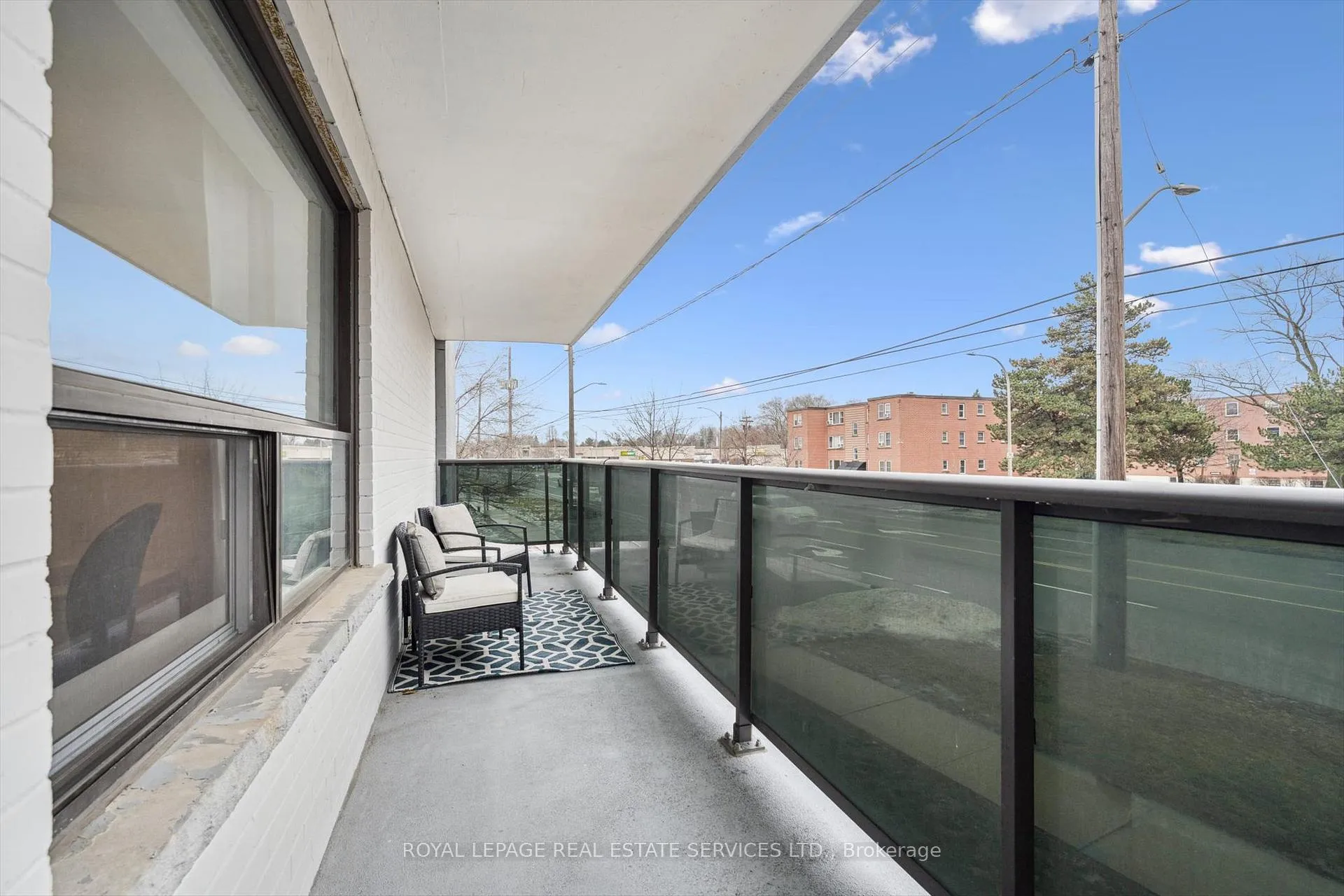 Photo 10 of Unit 210, 2411 New Street, Burlington, Brant — HOMEH