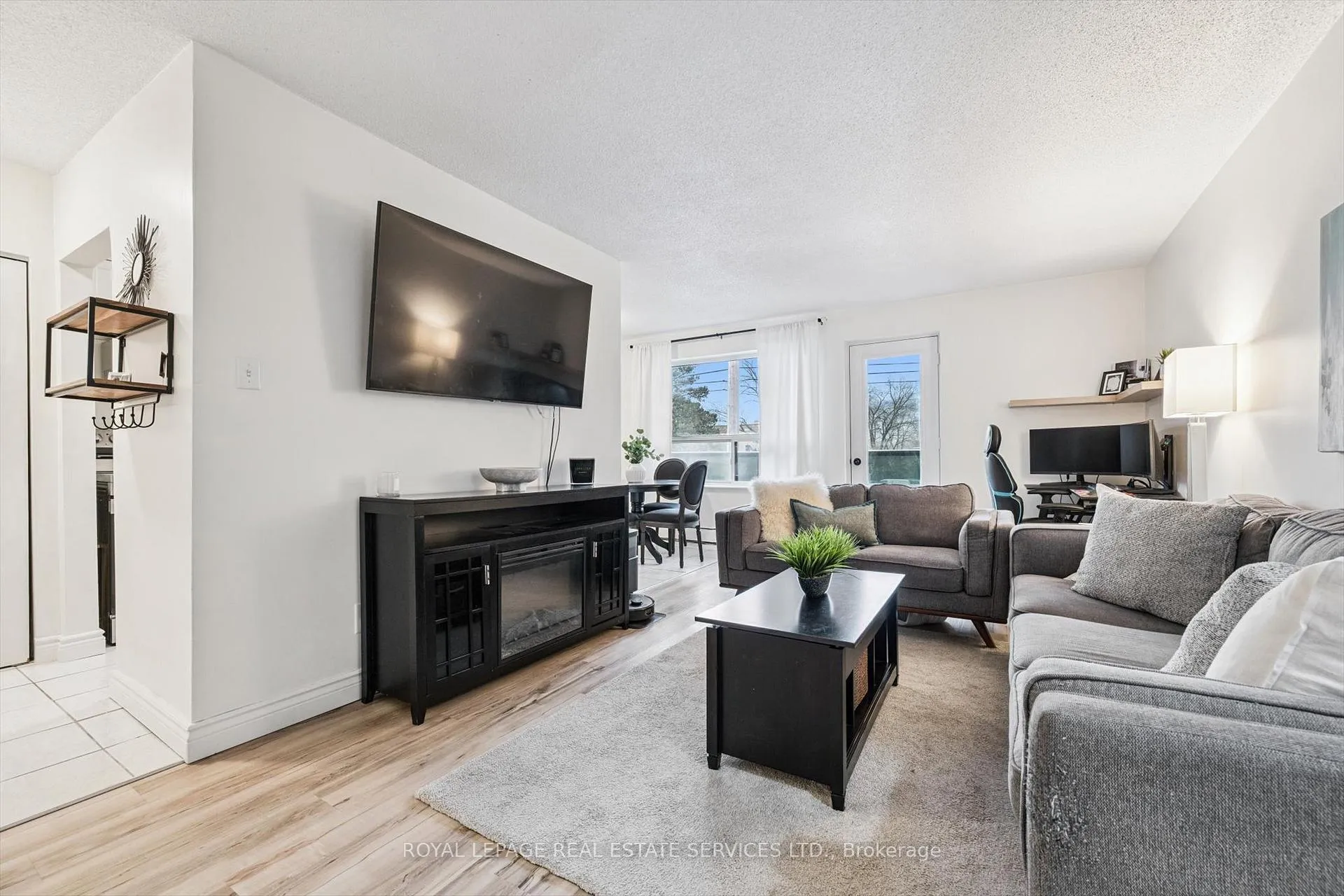 Photo 13 of Unit 210, 2411 New Street, Burlington, Brant — HOMEH