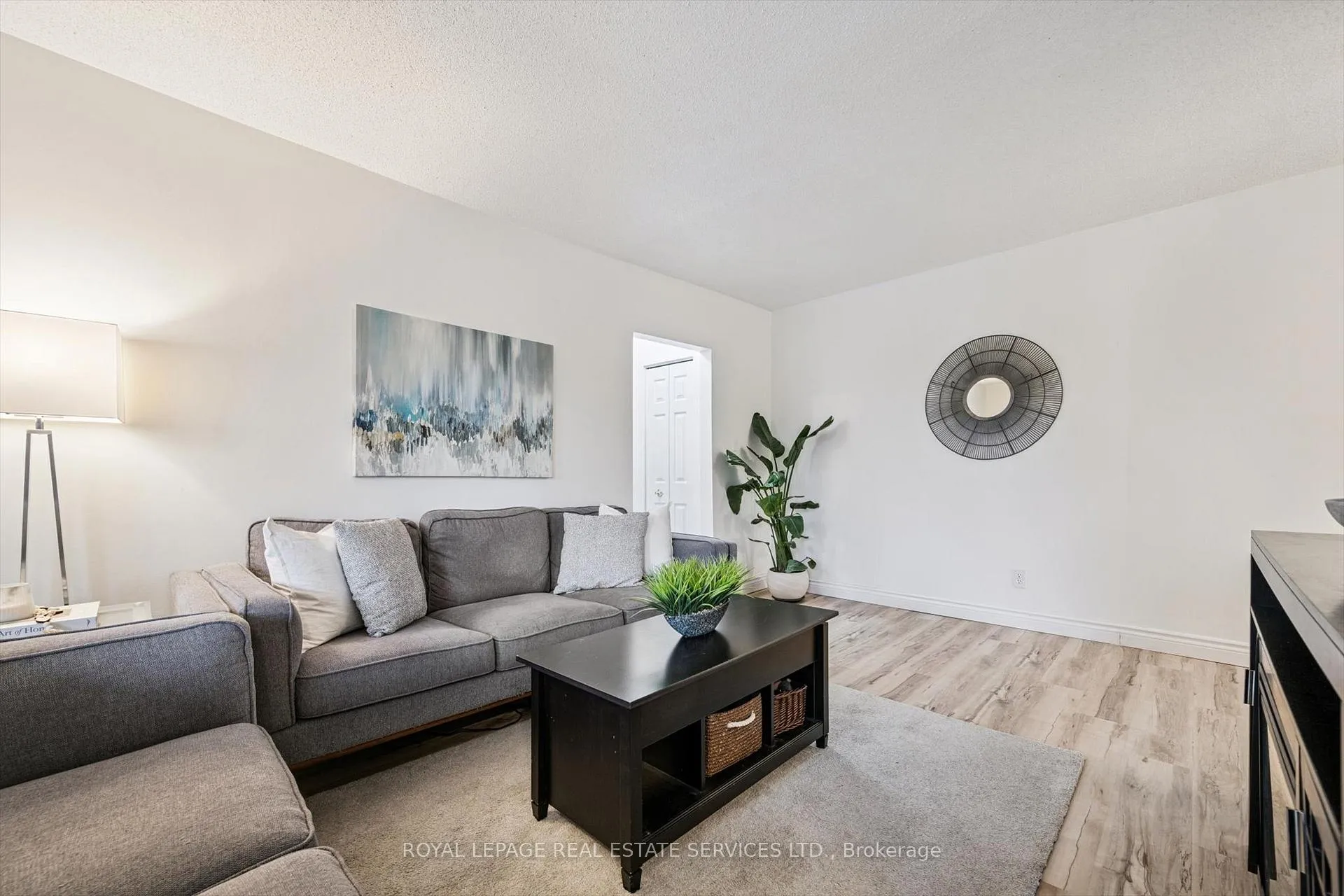 Photo 14 of Unit 210, 2411 New Street, Burlington, Brant — HOMEH