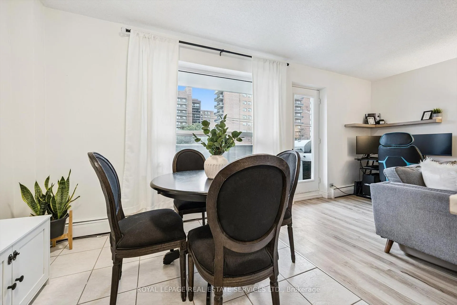 Photo 16 of Unit 210, 2411 New Street, Burlington, Brant — HOMEH