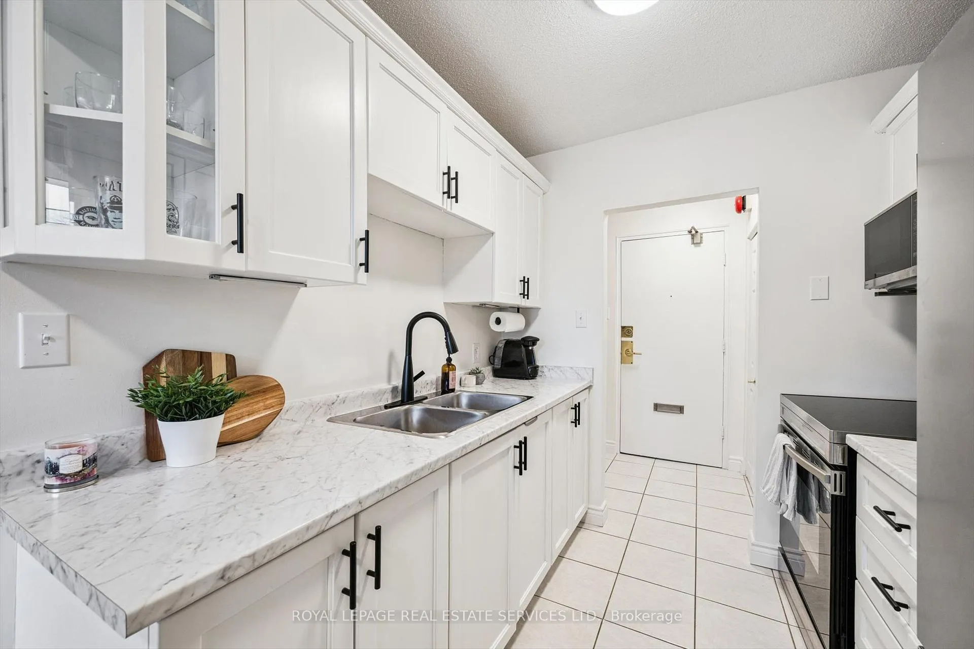 Photo 17 of Unit 210, 2411 New Street, Burlington, Brant — HOMEH