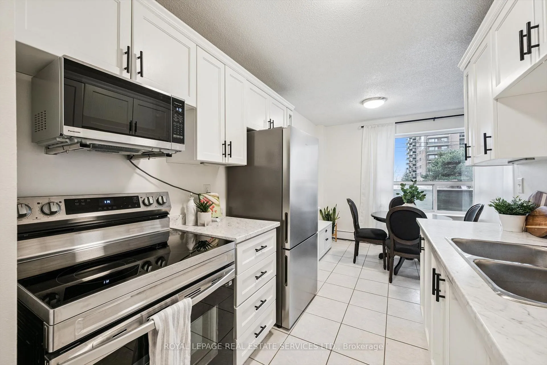 Photo 20 of Unit 210, 2411 New Street, Burlington, Brant — HOMEH