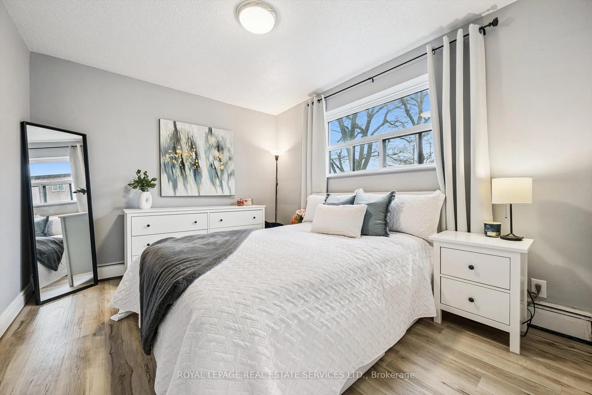 Photo 21 of Unit 210, 2411 New Street, Burlington, Brant — HOMEH