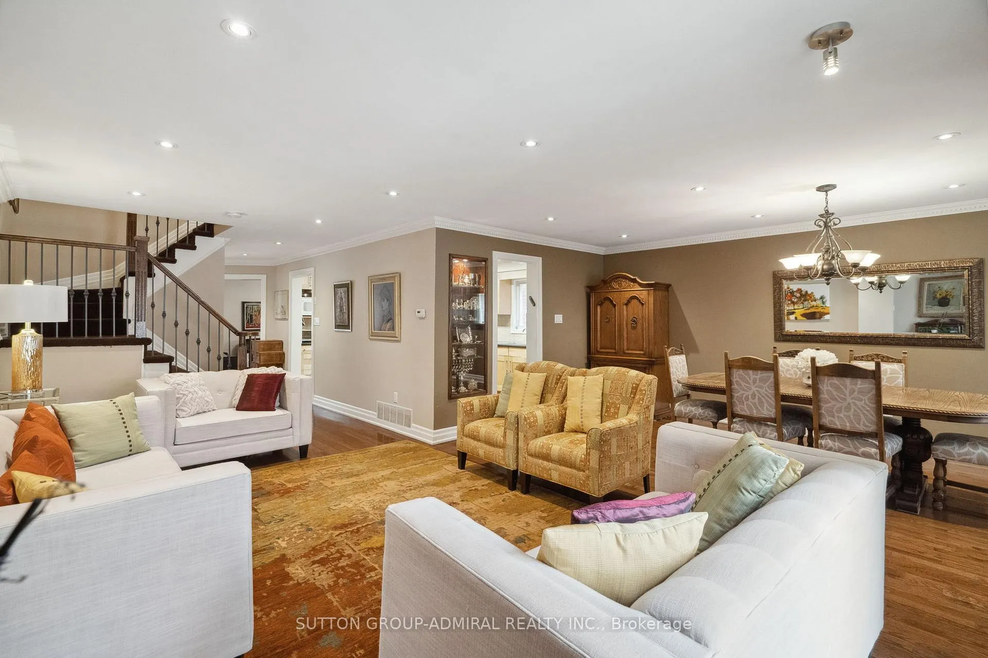 Photo 9 of 24 Patrice Crescent, Vaughan, Crestwood-Springfarm-Yorkhill — HOMEH