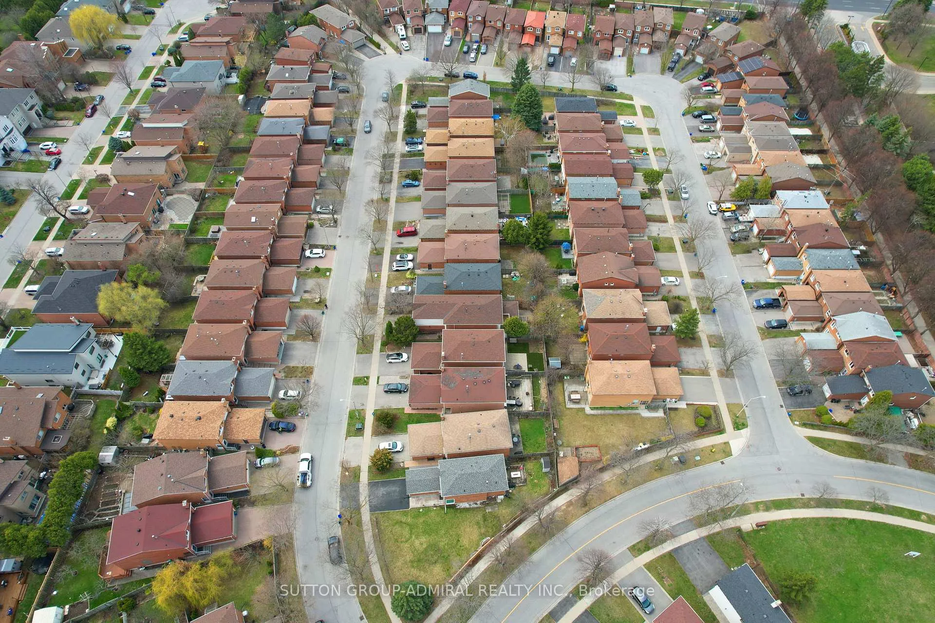 Photo 48 of 24 Patrice Crescent, Vaughan, Crestwood-Springfarm-Yorkhill — HOMEH