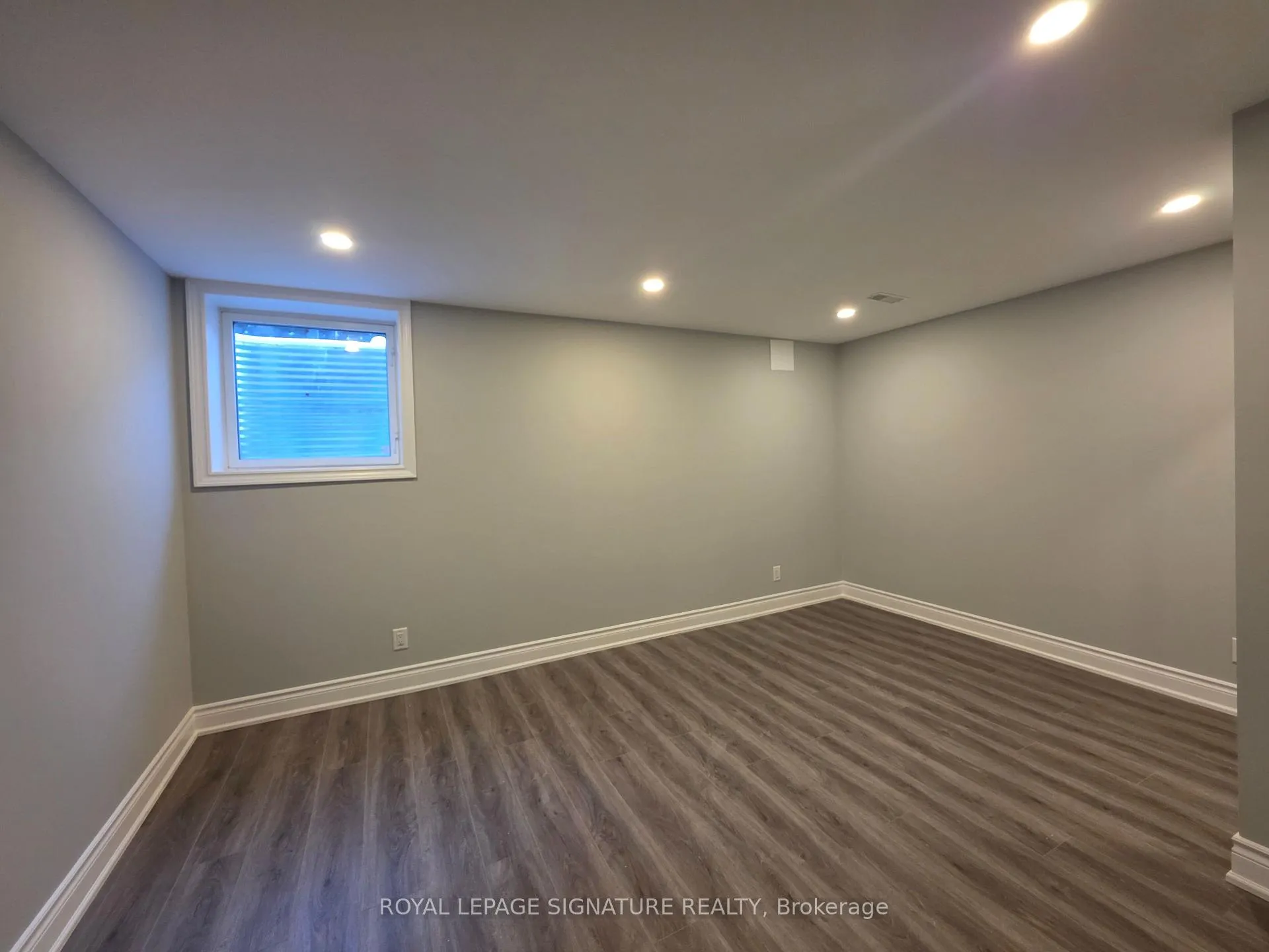Photo 3 of 901 Minchin Way, Milton, Harrison — HOMEH