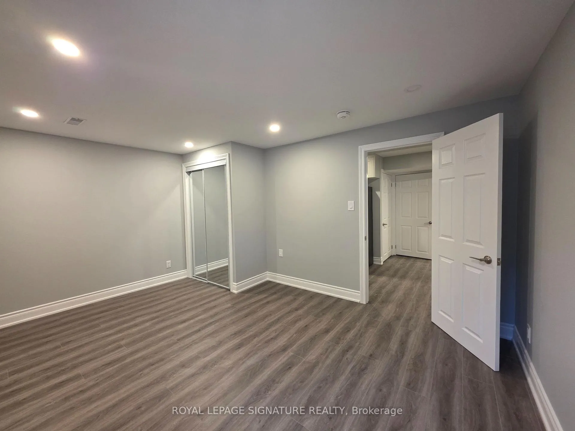 Photo 4 of 901 Minchin Way, Milton, Harrison — HOMEH