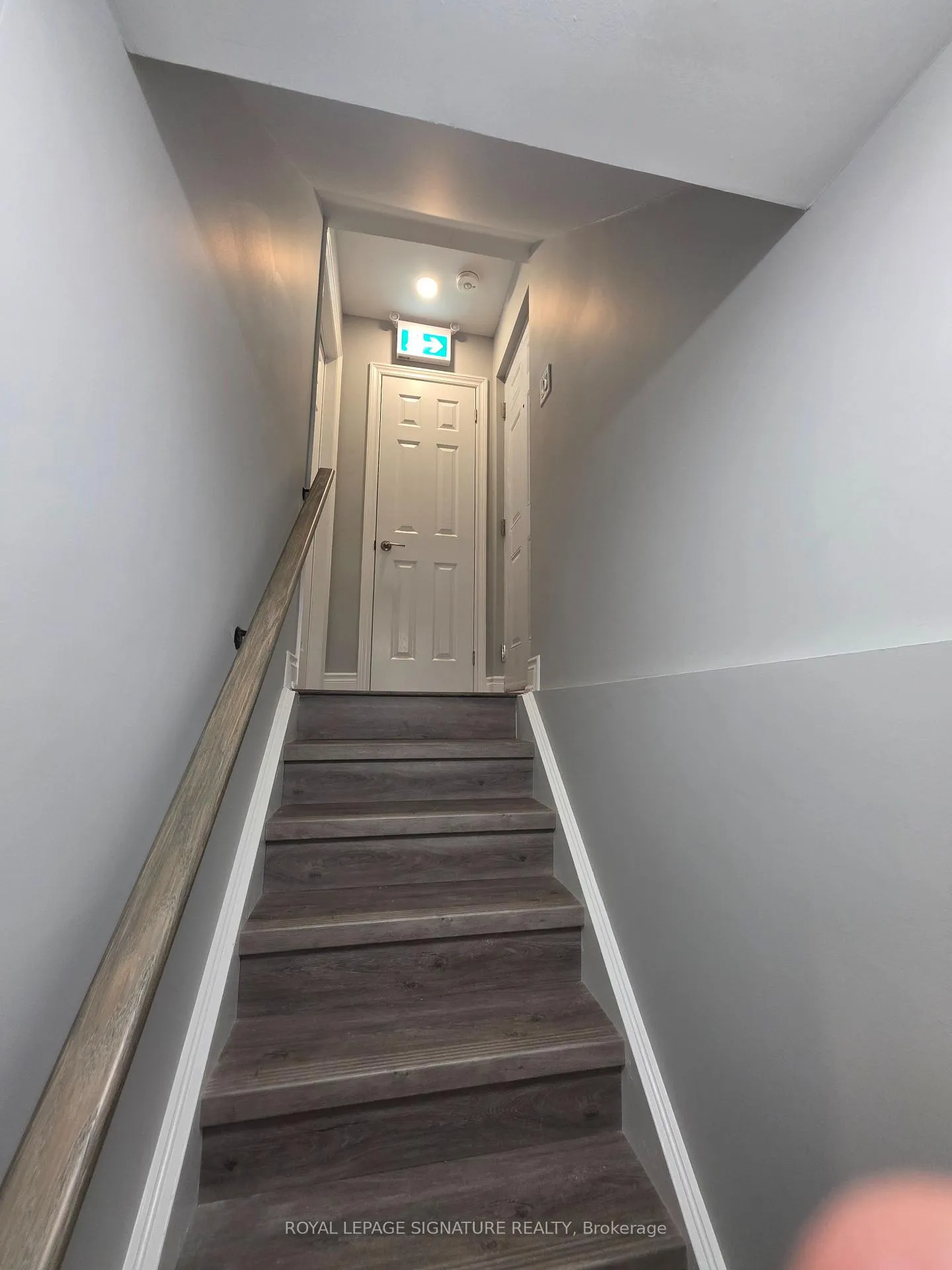 Photo 9 of 901 Minchin Way, Milton, Harrison — HOMEH