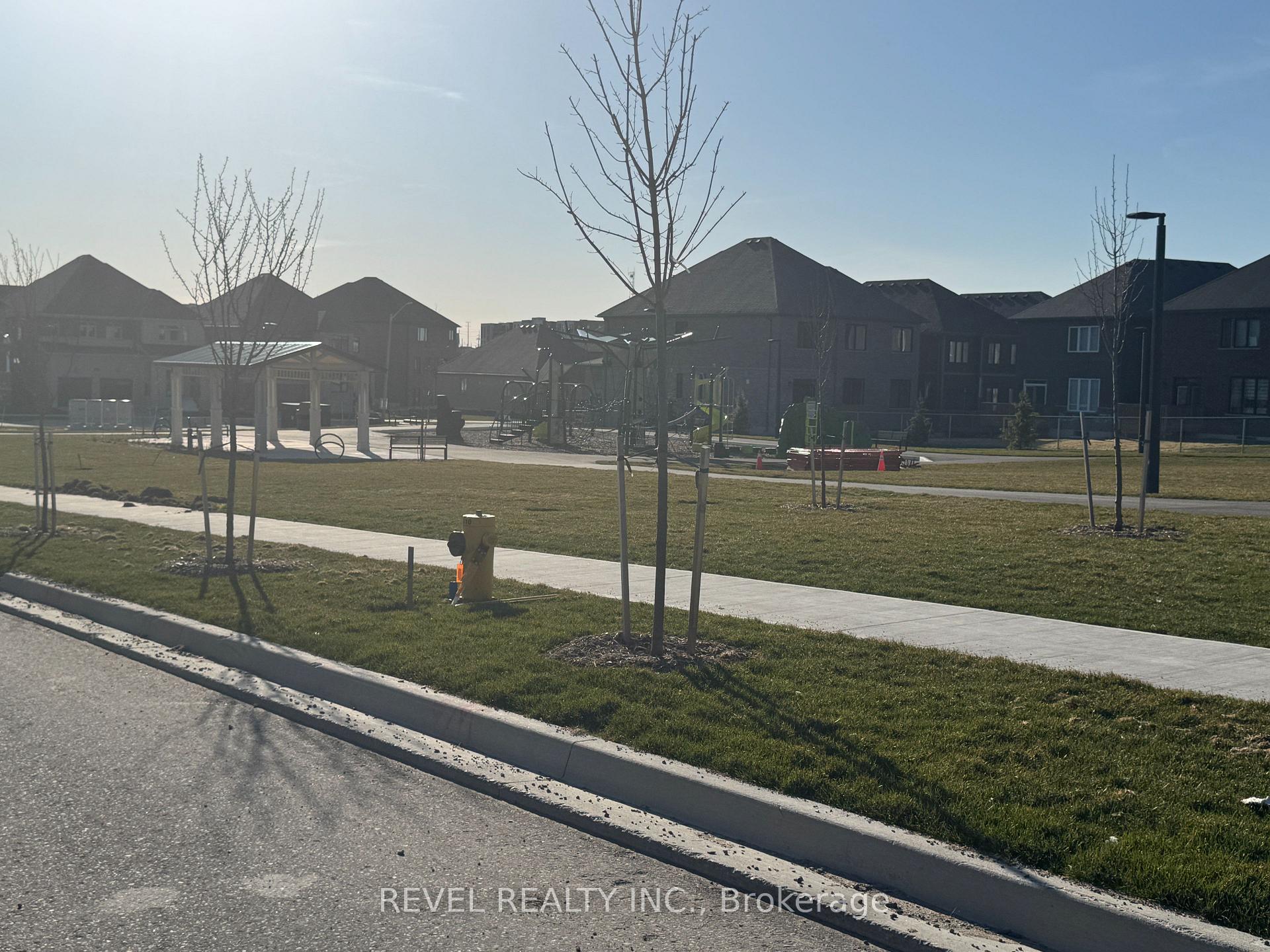 Photo 2 of 35 Silo Mews, Barrie, Rural Barrie Southeast — HOMEH