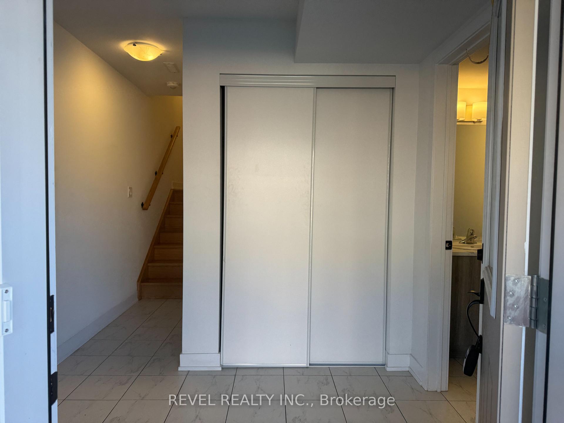 Photo 3 of 35 Silo Mews, Barrie, Rural Barrie Southeast — HOMEH