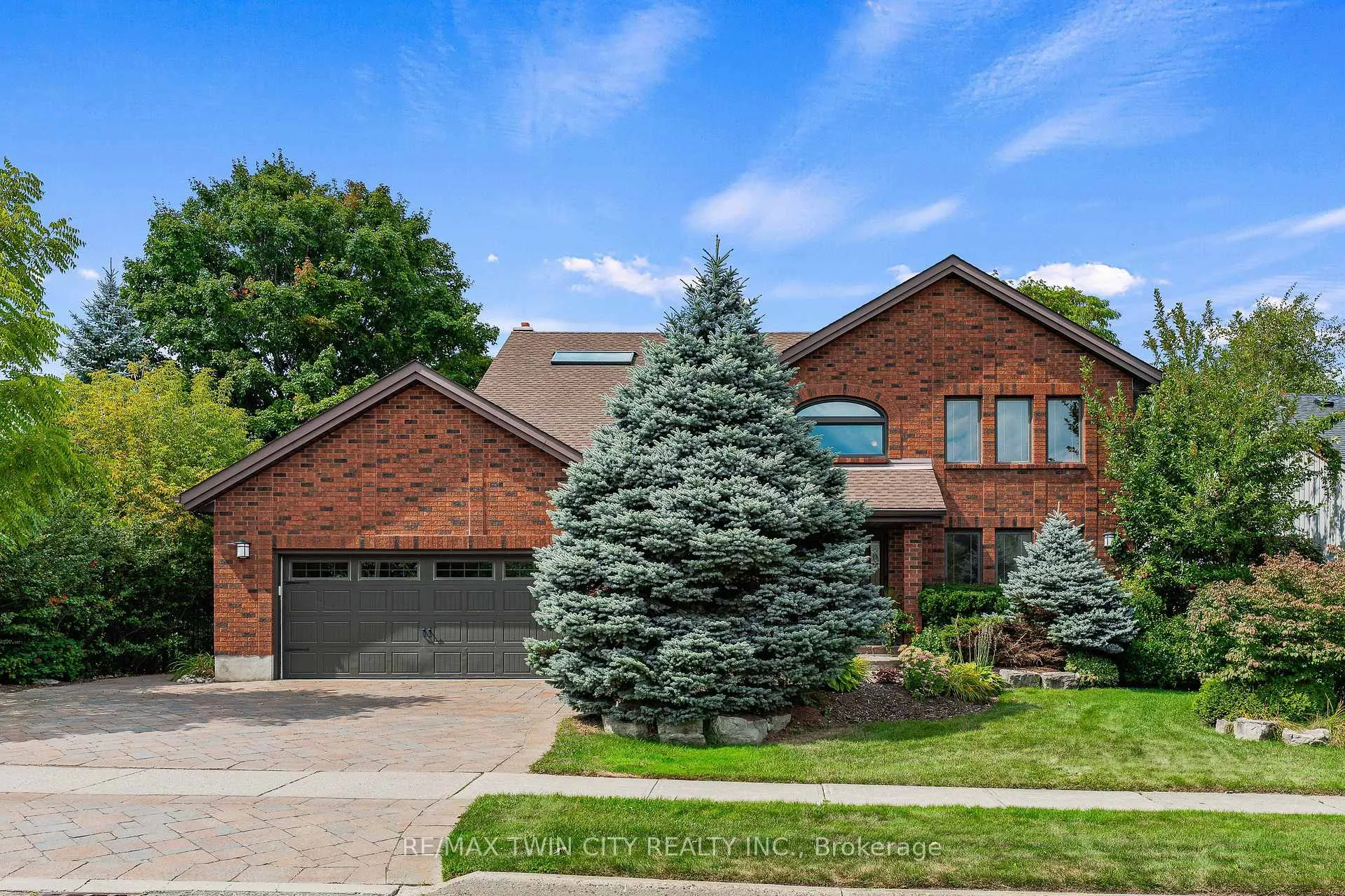 Photo 4 of 325 Wyecroft Boulevard, Waterloo — HOMEH