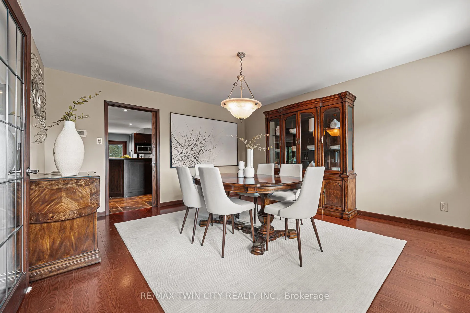 Photo 7 of 325 Wyecroft Boulevard, Waterloo — HOMEH